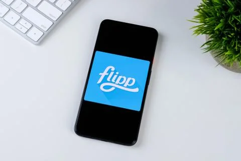 Flipp app logo on a smartphone screen Stock Photos