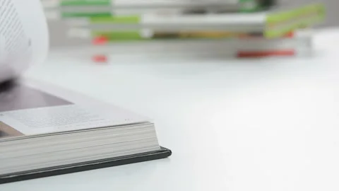 Flipping book pages 動画素材 138590982