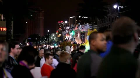Float going through downtown New Orleans Stockbeeldmateriaal 10820077