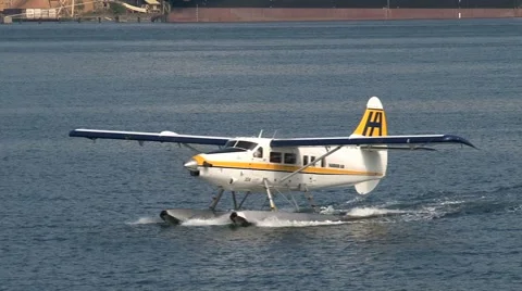 Float plane in harbor Vancouver, british columbia, Canada Stock Footage