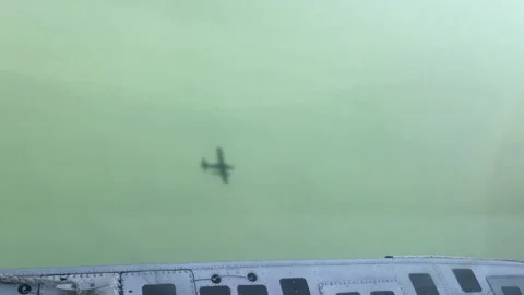 Float Plane Reflection On Water Until Touchdown 스톡 동영상 154486495