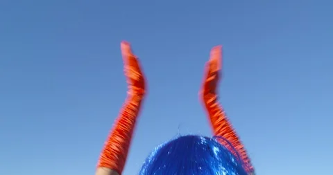 On the float  - she is clapping her hands - celebration concept Vidéo 103308791