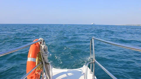 Floating boat 스톡 동영상 38091723