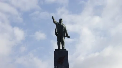 Floating clouds over the Lenin's monument Stock Footage 68991067