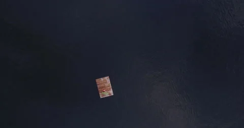 Floating dock birds-eye Vídeo Stock 68895198