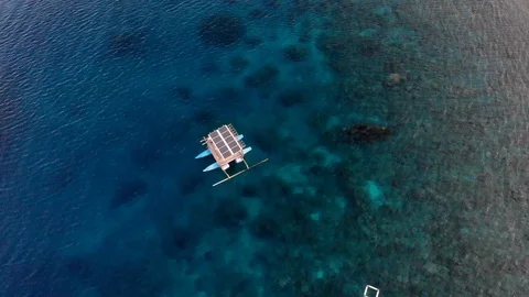Floating Energy Self Sufficient Home in the Ocean 스톡 동영상 112072650