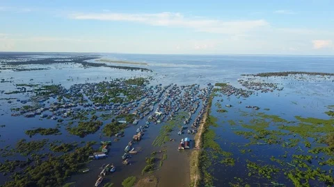 Floating house in Cambodia Stock-Footage 111475142