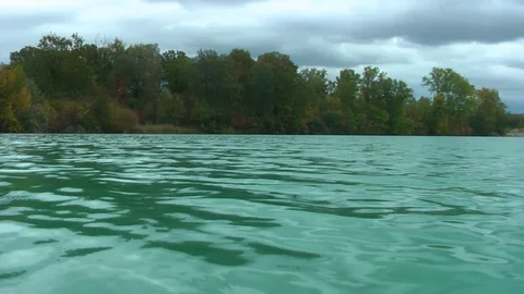 Floating installation for the extraction of pebbles. Vídeos de archivo 96726001
