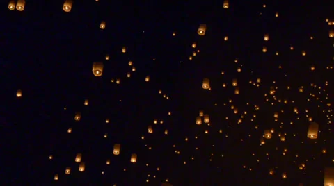 Floating lantern, Yi Peng Balloon Festival in Chiangmai Thailand Vidéo 33712954