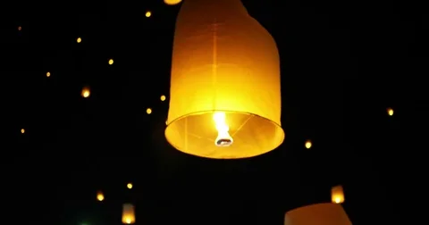 Floating Lanterns in Night Sky. Yi Peng Festival, Chiangmai, Thailand. Stock Footage 71362151