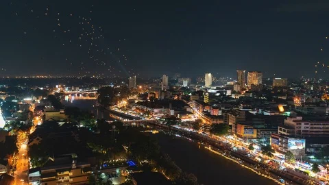 Floating lanterns in Yee Peng or Loy Krathong Festival at Chiangmai (Right-Left) Video stock 98918591