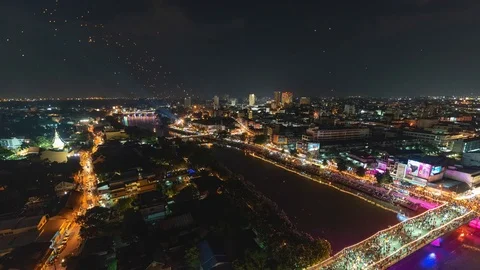 Floating lanterns in Yee Peng or Loy Krathong Festival at Chiangmai (Zoom-In) Stock Footage 98963960