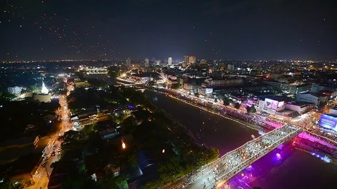 Floating lanterns  in Yee Peng or Loy Krathong Festival at Chiang Mai, Thailand. Stock Footage 99068857