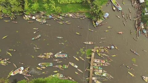 Floating market Video stock 261800052