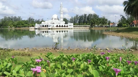 Floating Mosque of Kuala Ibai in Terengganu, Malaysia Stock Footage
