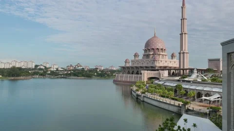 Floating mosque by the lake at putrajaya Stock Footage 57313616