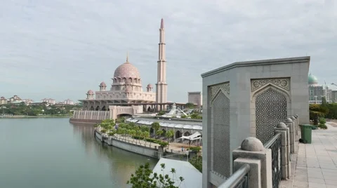 Floating mosque by the lake at putrajaya Stock Footage 57313818
