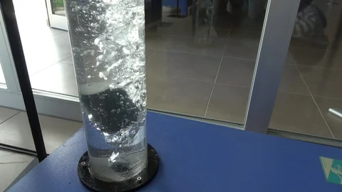 Floating object sinks in bubbling water Experiment 2 Video stock 123077962