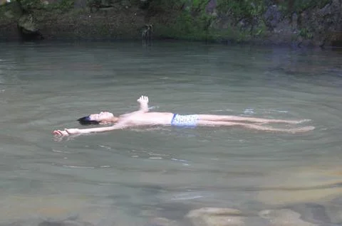 Floating 写真素材