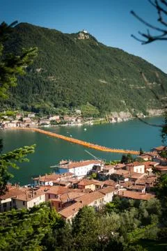 Floating Piers Sulzano high angle vertical view Foto stock