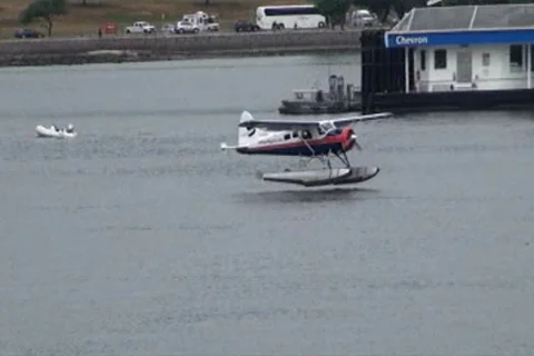Floating  Plane Landing On Water 스톡 동영상 8662788