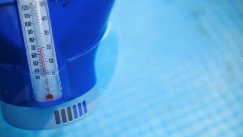 Floating Pool Thermometer. Measuring water in the Swimming Pool, Bath House 스톡 동영상 112824996