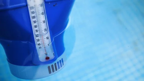 Floating Pool Thermometer. Measuring water in the Swimming Pool, Bath House 스톡 동영상 112833682