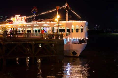 Floating restaurant on saigon river Foto stock