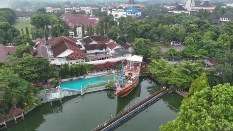 Floating Resto Sleman Video stock 310024238