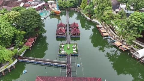 Floating Resto Sleman Stock-Footage 310024427