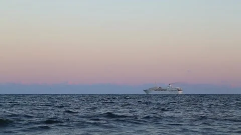 Floating ship in sea 스톡 동영상 41421042