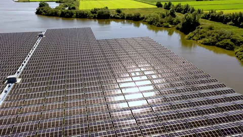 Floating Solar Panels 動画素材 138047696