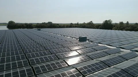 Floating solarpanels in a lake in the Netherlands Stock Footage 289909539