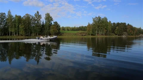 Floating Speed Boat 库存影片 65016323