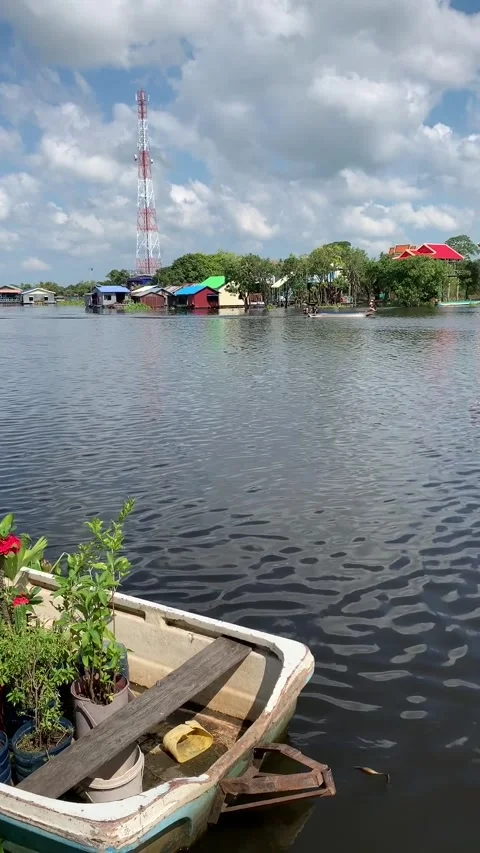 Floating village on the Sangkar River Stock-Footage 341171141