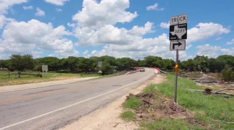 Flood Aftermath Wimberly Bridge Vídeos de archivo 51556846