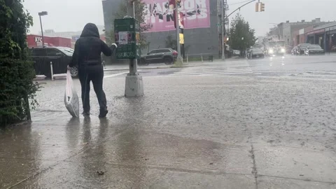 Flood in city Stock-Footage 257035142