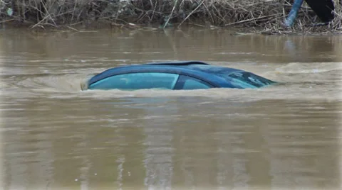 Flooded car Video stock 37160311