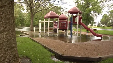 Flooded Playground Pan Vidéo 40340389