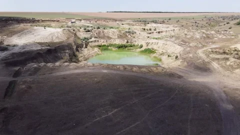 Flooded Quarry in the Bush. Mining and Quarrying. 库存影片 135060721