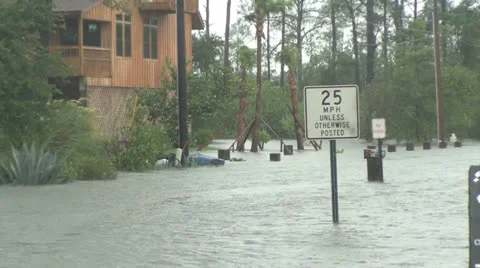Flooded street Stockbeeldmateriaal 25333141