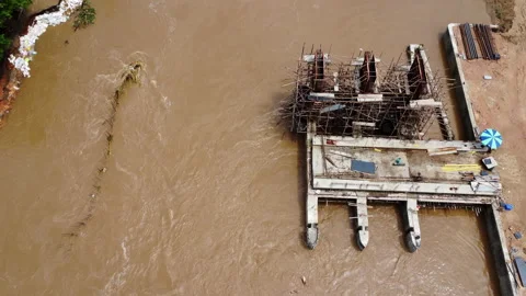 Flooding the floodgate construction, unfinished construction. Vídeo Stock 217422660
