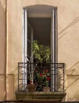Floor-to-ceiling window with French balcony, aix-en-provence, Fotos de archivo