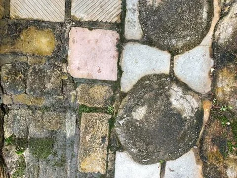 Floor Outside The Garden With Different Sized Rocks Fotos de archivo