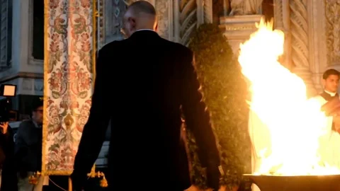 Florence Easter celebrations. Fire outside Dome Vídeos de archivo 81276005