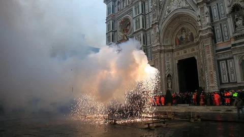 Florence, Easter day, manifestation of the explosion of the Cart. Stock Footage 119216454