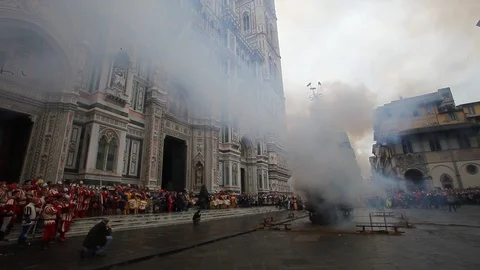Florence, Easter time, Scoppio del Carro. Stock Footage 113111995