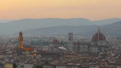 Florence, view of Palazzo Vecchio and Duomo Video stock 78574156