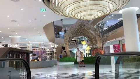 Floresta, Central Phuket, Filming While Riding On Escalator. Vídeo Stock 171688275