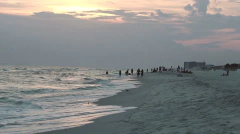 Florida Gulf Coast Sunset - Distant People Playing On The Beach 스톡 동영상 53226803